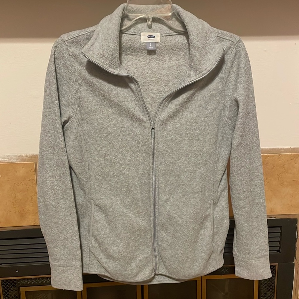 Old Navy Women’s Fitted Fleece Zip up (size S)